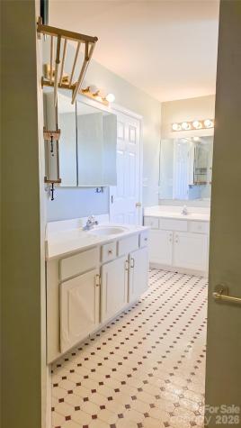 28 Sweetbriar Court Asheville NC 28803