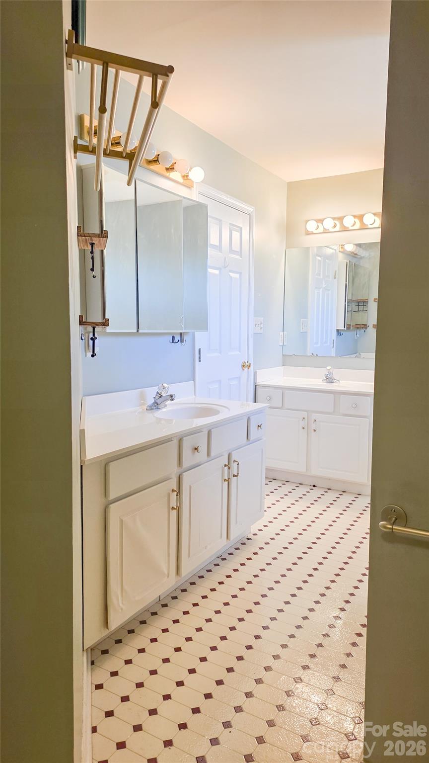 28 Sweetbriar Court Asheville NC 28803