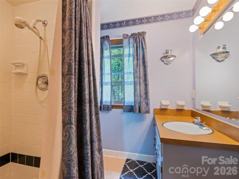 2863 Heath Peak Road Waynesville NC 28785