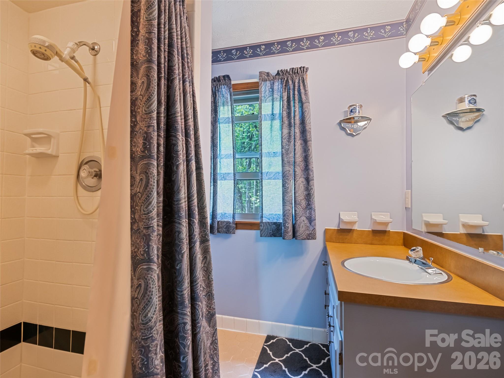 2863 Heath Peak Road Waynesville NC 28785