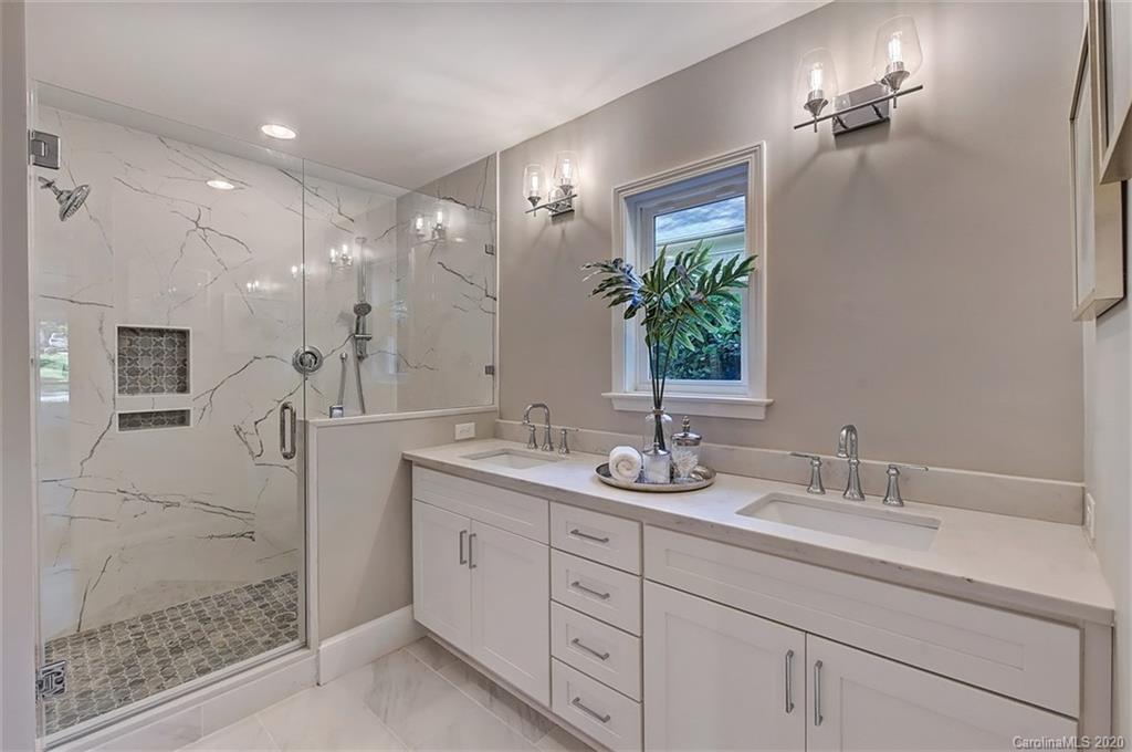 3510 Ravencliff Drive Charlotte NC 28226