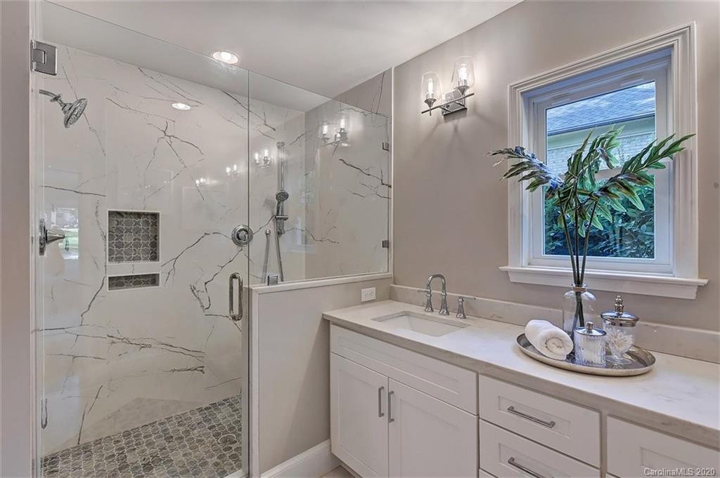 3510 Ravencliff Drive Charlotte NC 28226