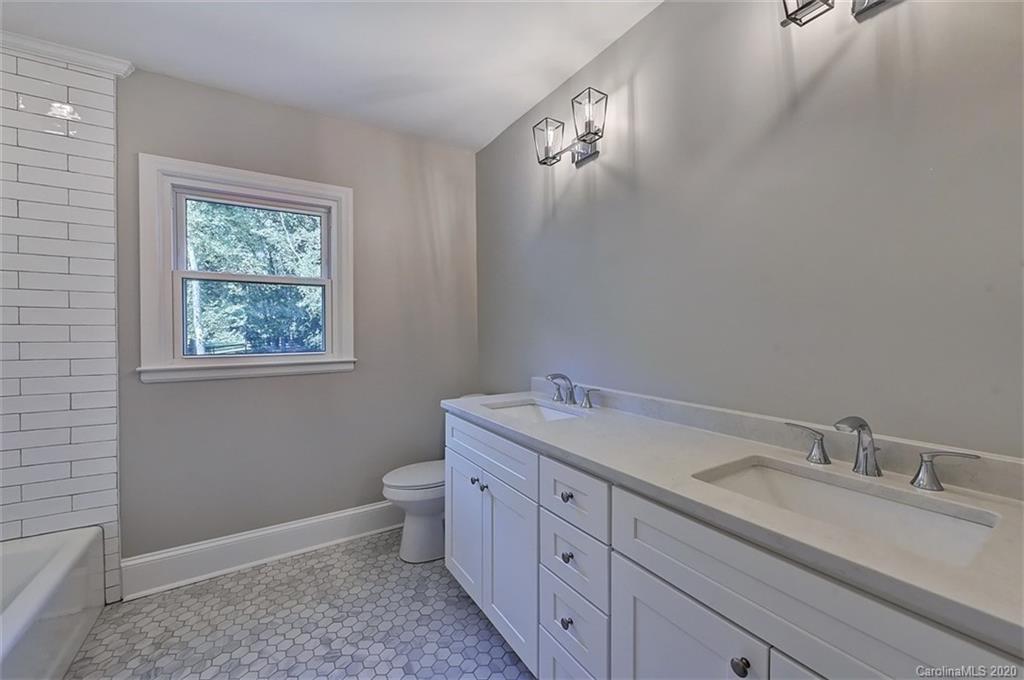 3510 Ravencliff Drive Charlotte NC 28226