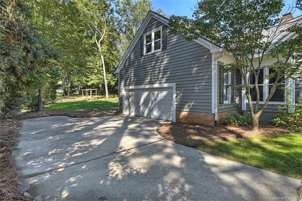 3510 Ravencliff Drive Charlotte NC 28226
