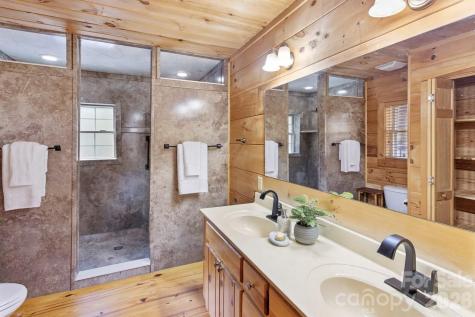 17 Aaron Way Waynesville NC 28786