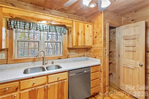 17 Aaron Way Waynesville NC 28786