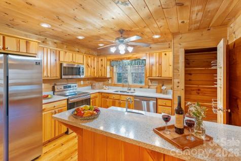 17 Aaron Way Waynesville NC 28786