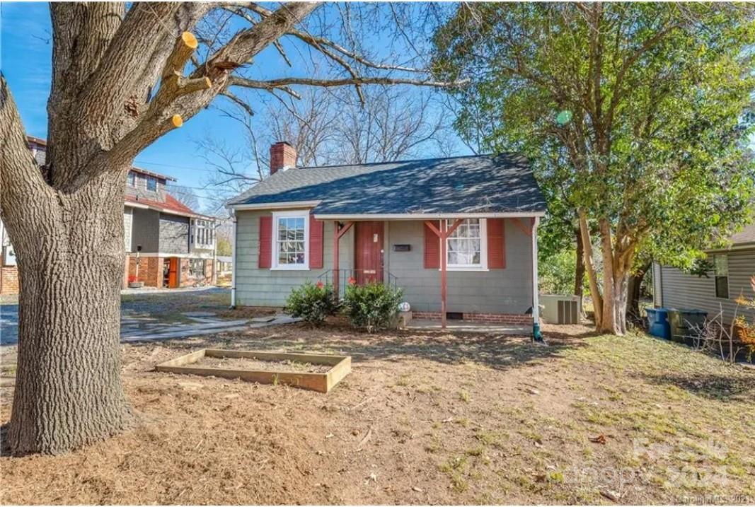215 7th Street SE Hickory NC 28602