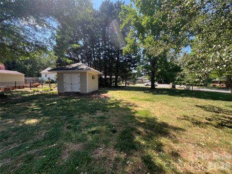 837 Deerfield Drive Mount Holly NC 28120