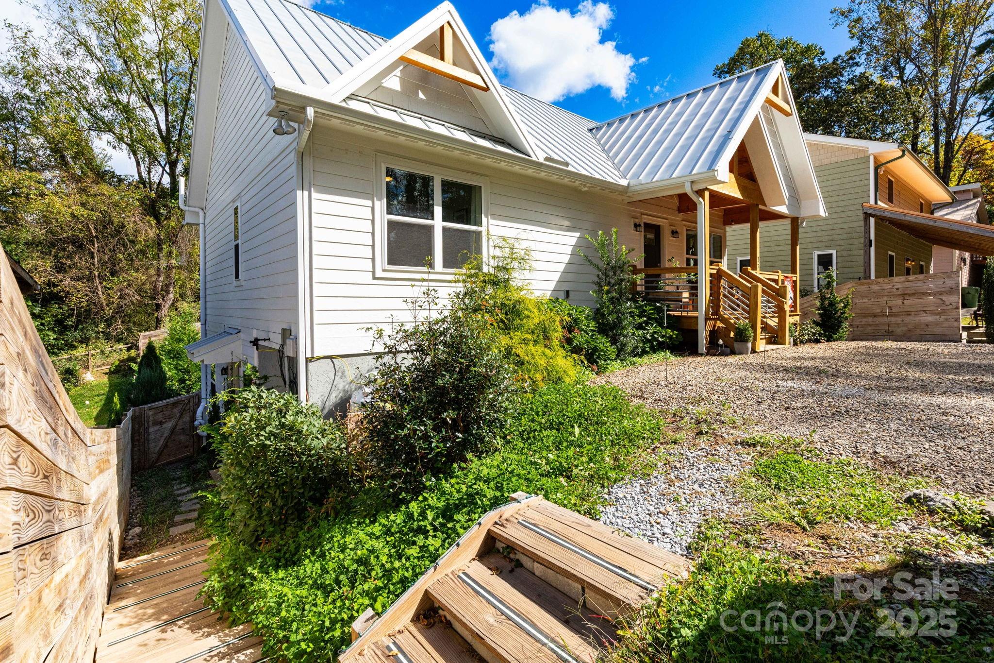 27 Ruslan Drive Asheville NC 28806