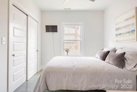 27 Ruslan Drive Asheville NC 28806