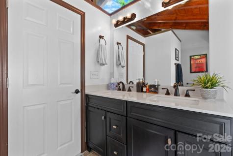 61 Honeycutt Lane Nebo NC 28761