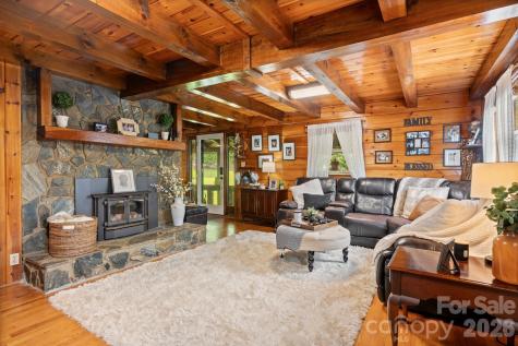 61 Honeycutt Lane Nebo NC 28761