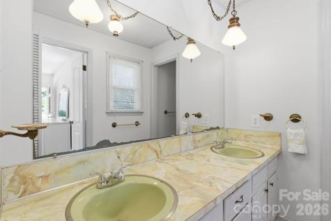 1480 21st Street NE Hickory NC 28601