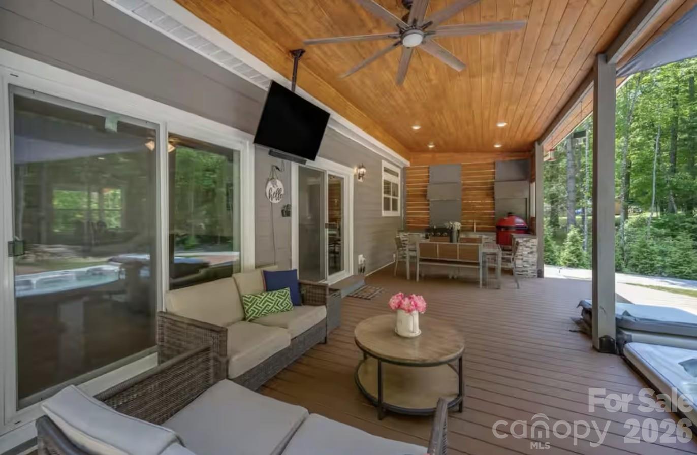 311 Charming Lane Hendersonville NC 28792