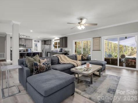 311 Charming Lane Hendersonville NC 28792