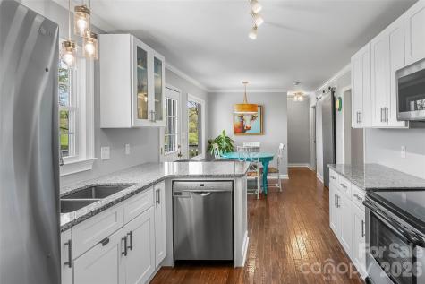 1548 Castell Lane Hickory NC 28601