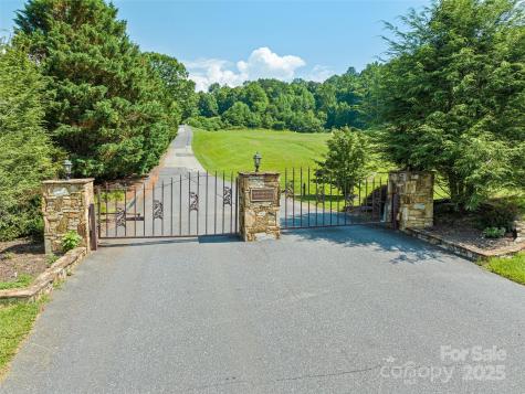 151 Country Club Drive Whittier NC 28789