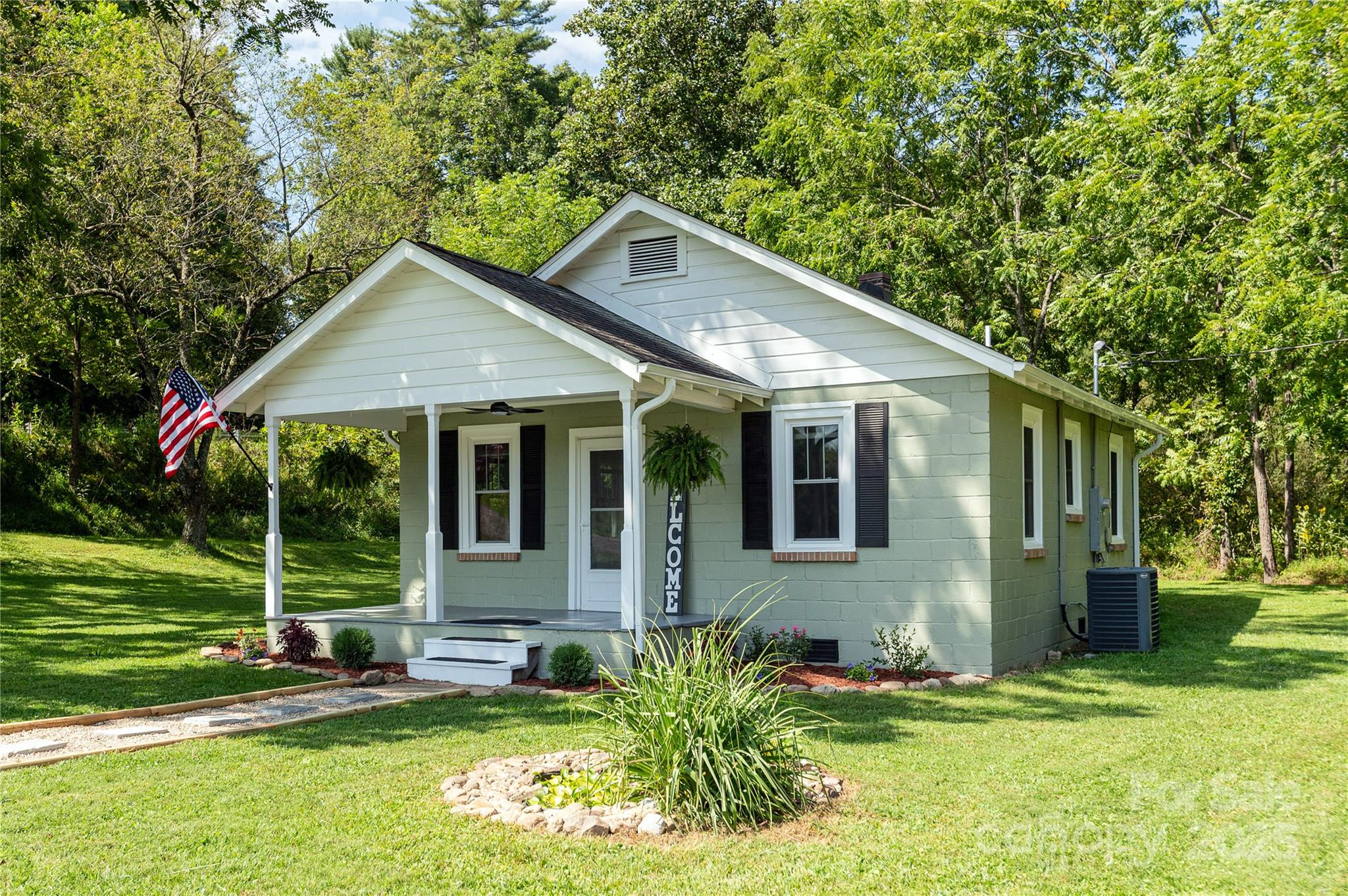 2 Foster Creek Road Horse Shoe NC 28742