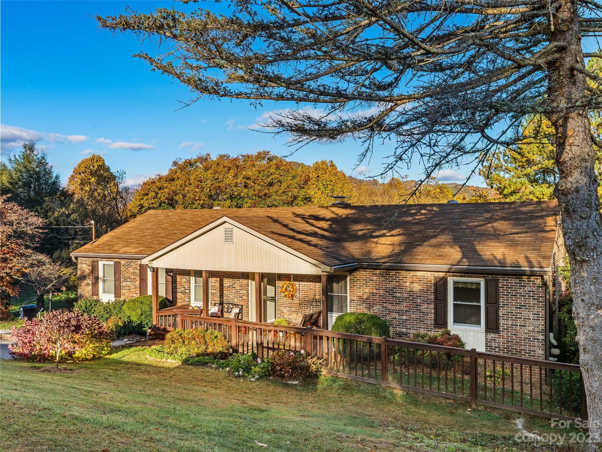 95 Leaf Lane Clyde NC 28721