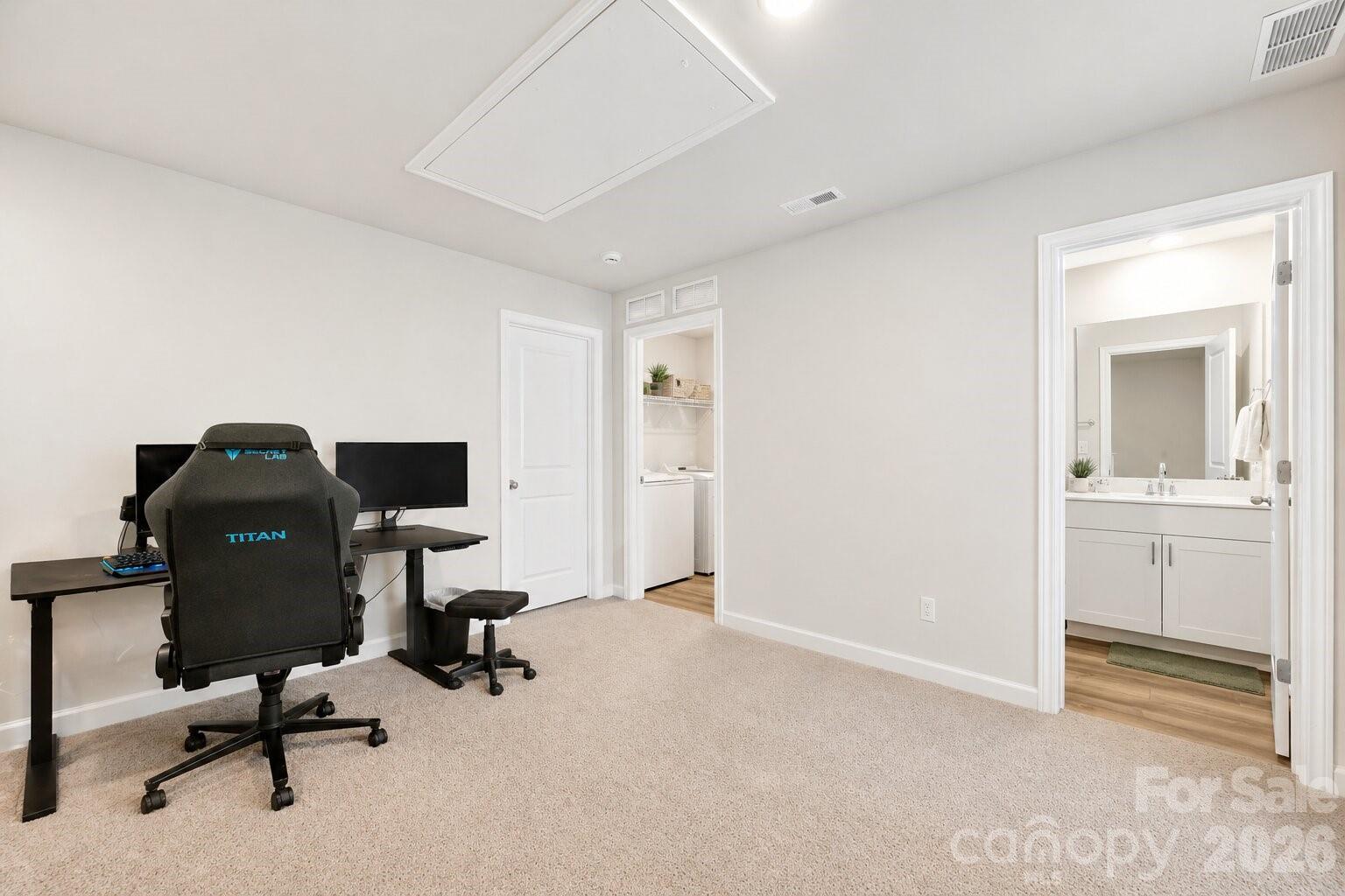 1021 Plumcrest Drive Charlotte NC 28216