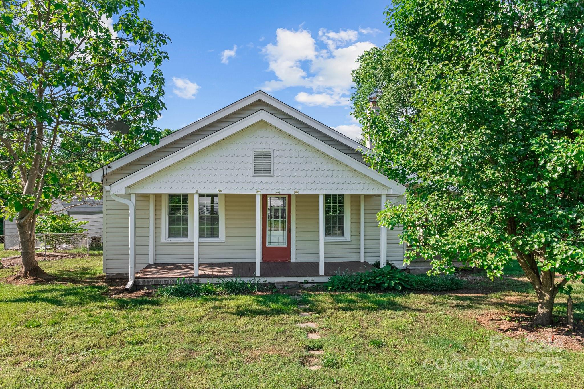 1516 Brock Road Yadkinville NC 27055