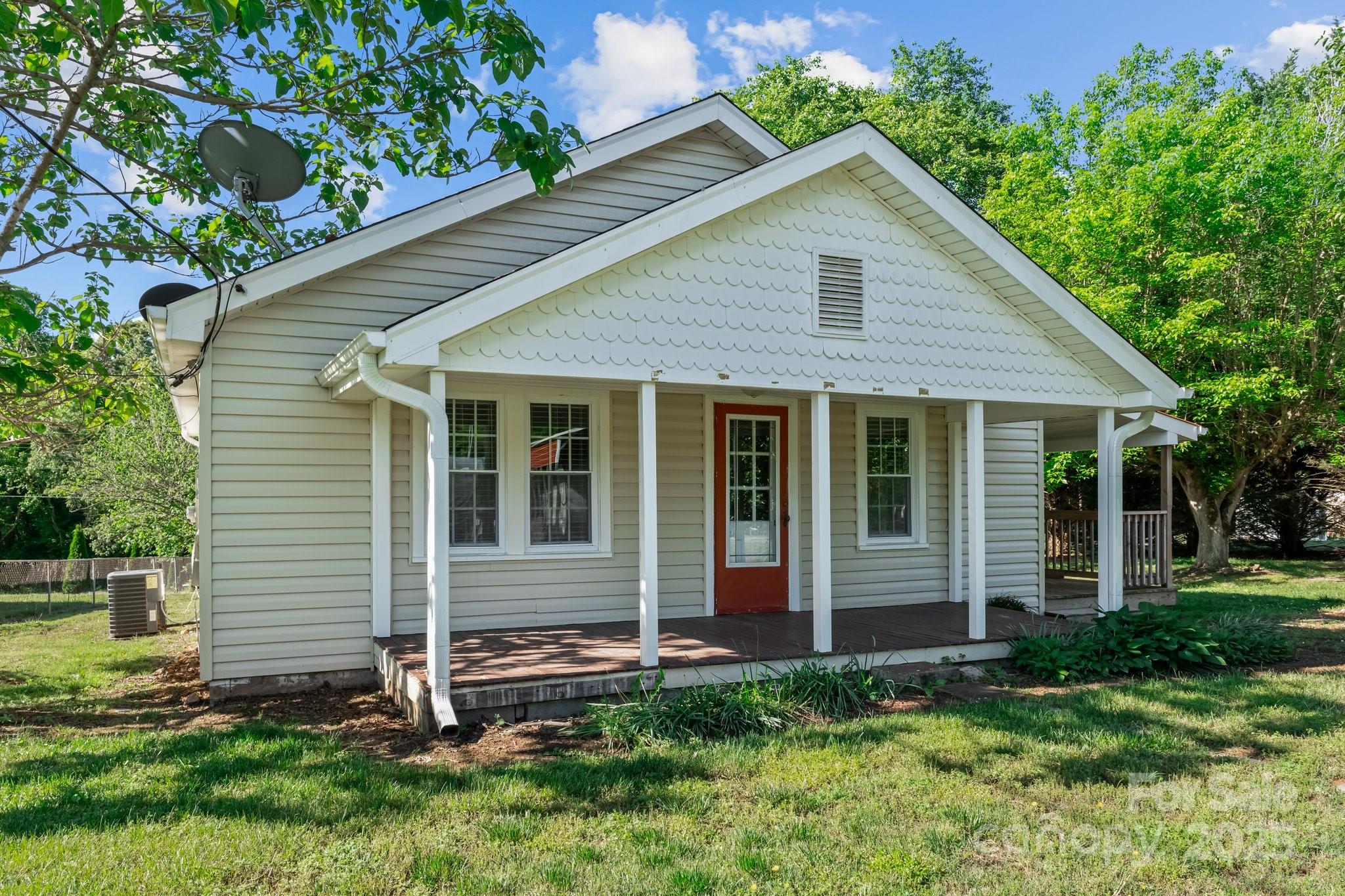 1516 Brock Road Yadkinville NC 27055