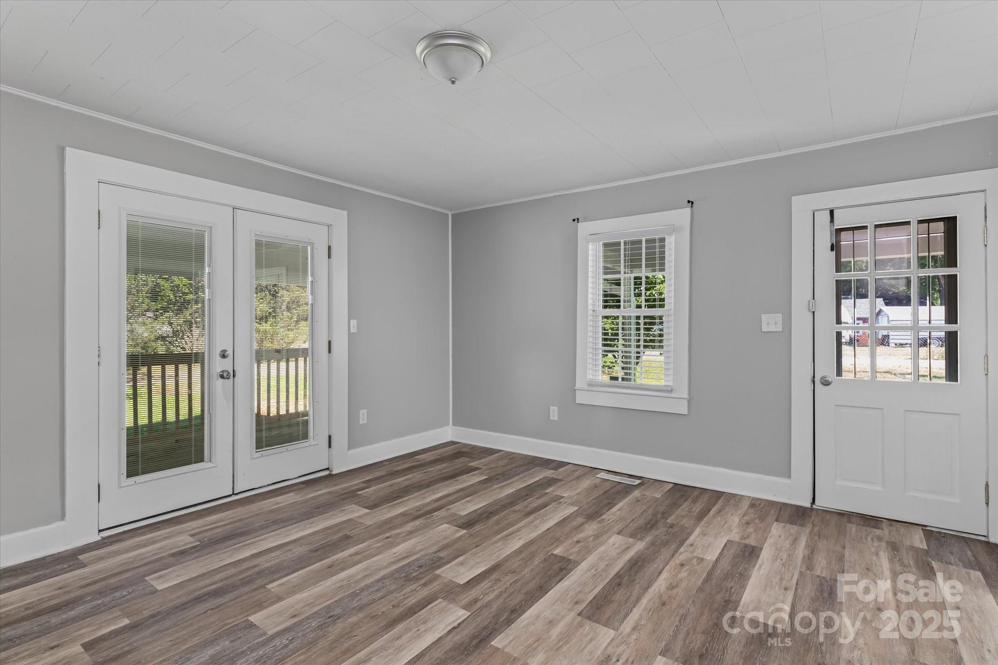 1516 Brock Road Yadkinville NC 27055