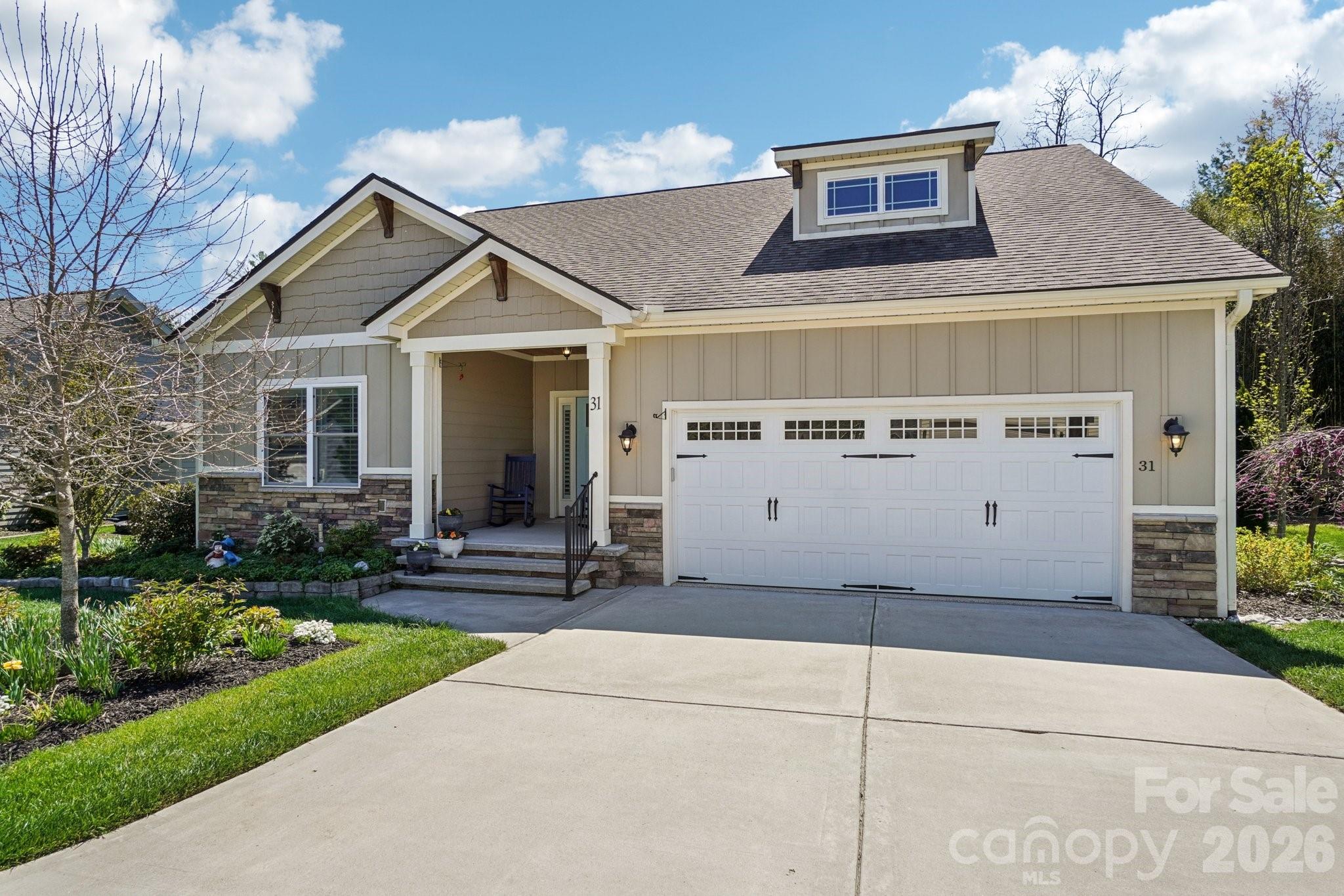 31 N Anvil Avenue Hendersonville NC 28792