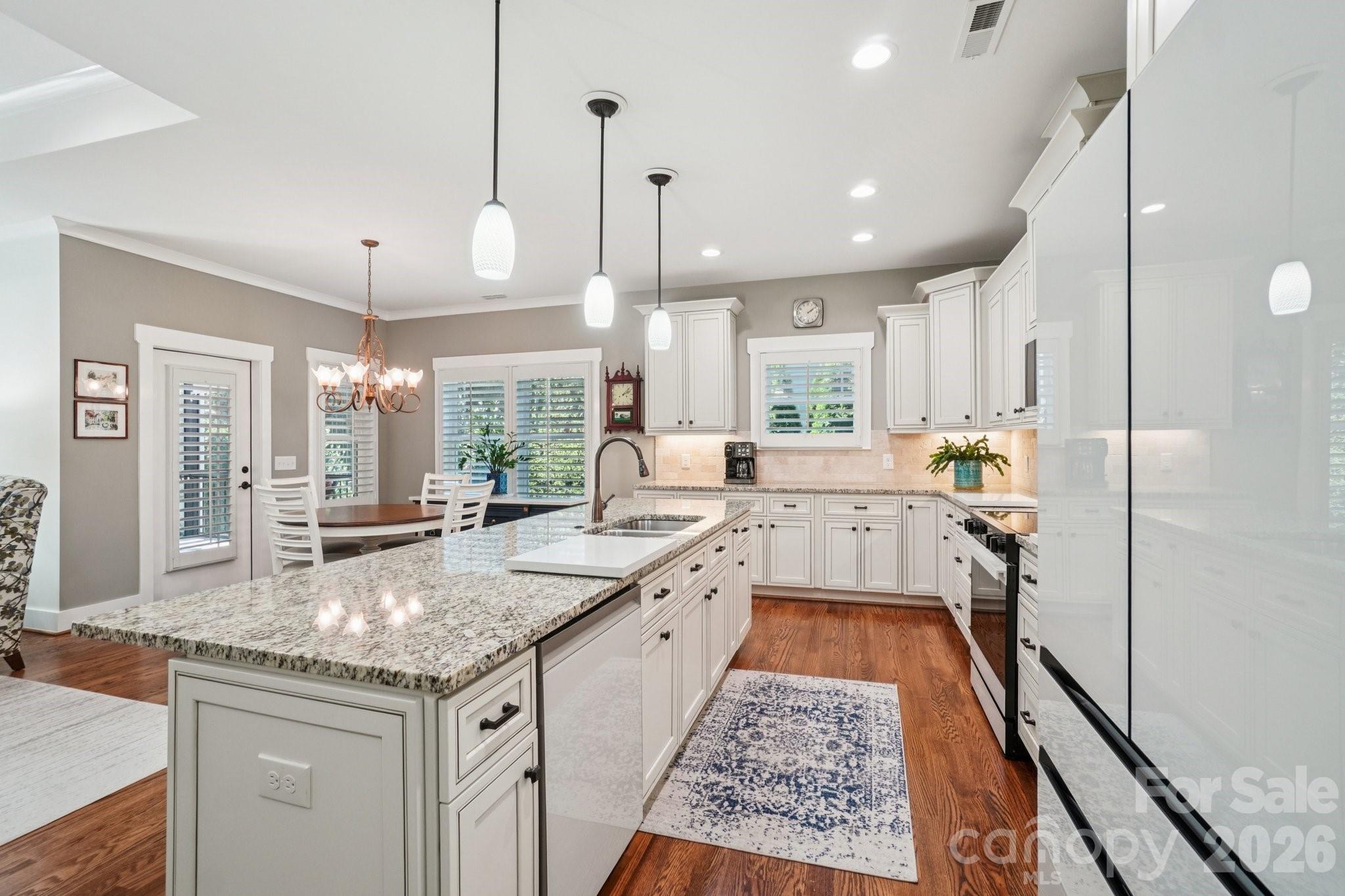 31 N Anvil Avenue Hendersonville NC 28792