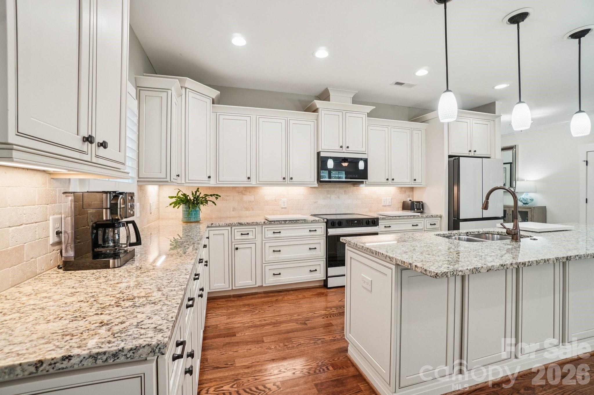 31 N Anvil Avenue Hendersonville NC 28792