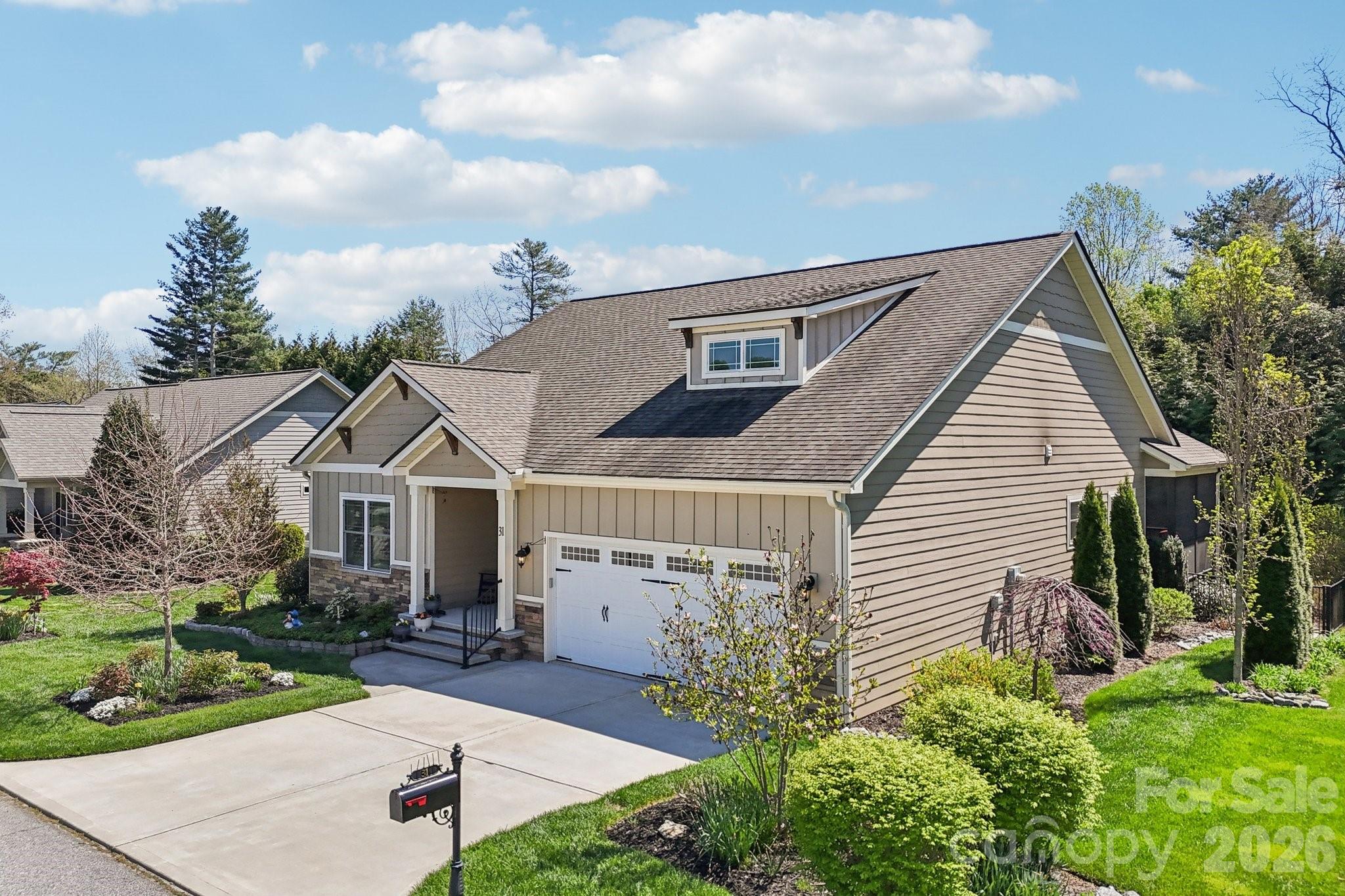 31 N Anvil Avenue Hendersonville NC 28792