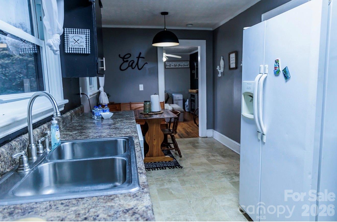 119 Collins Avenue Forest City NC 28043