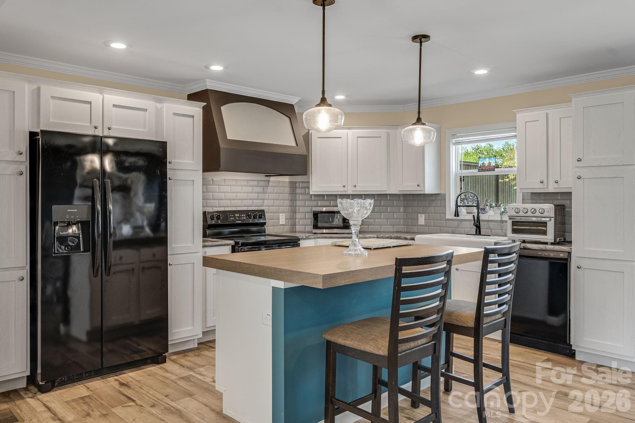 1923 Ridge Road Hendersonville NC 28792