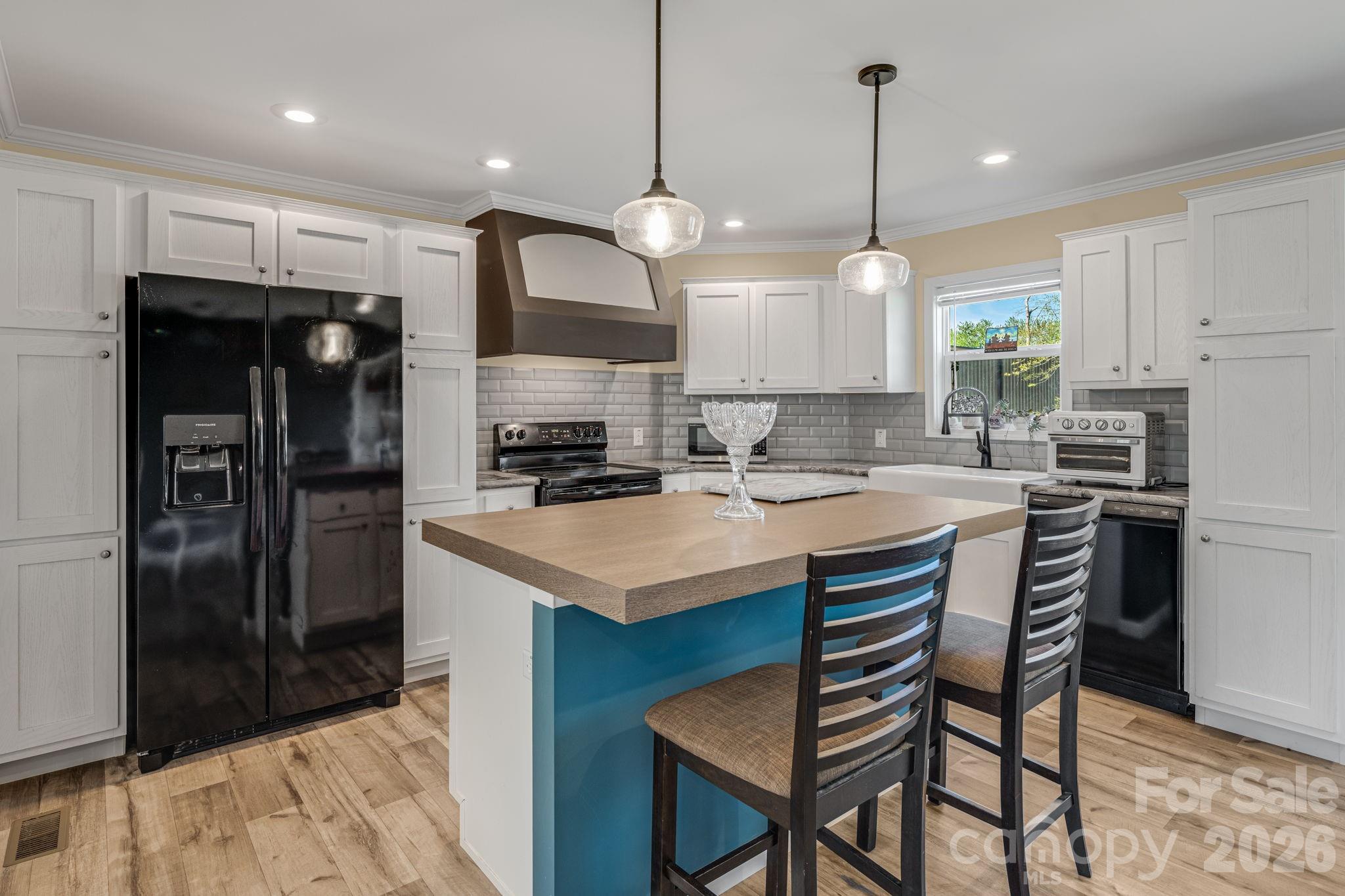 1923 Ridge Road Hendersonville NC 28792