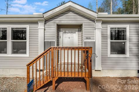 1923 Ridge Road Hendersonville NC 28792