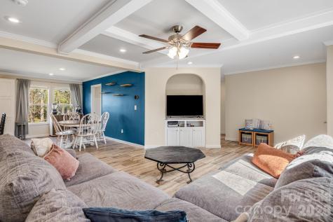 1923 Ridge Road Hendersonville NC 28792