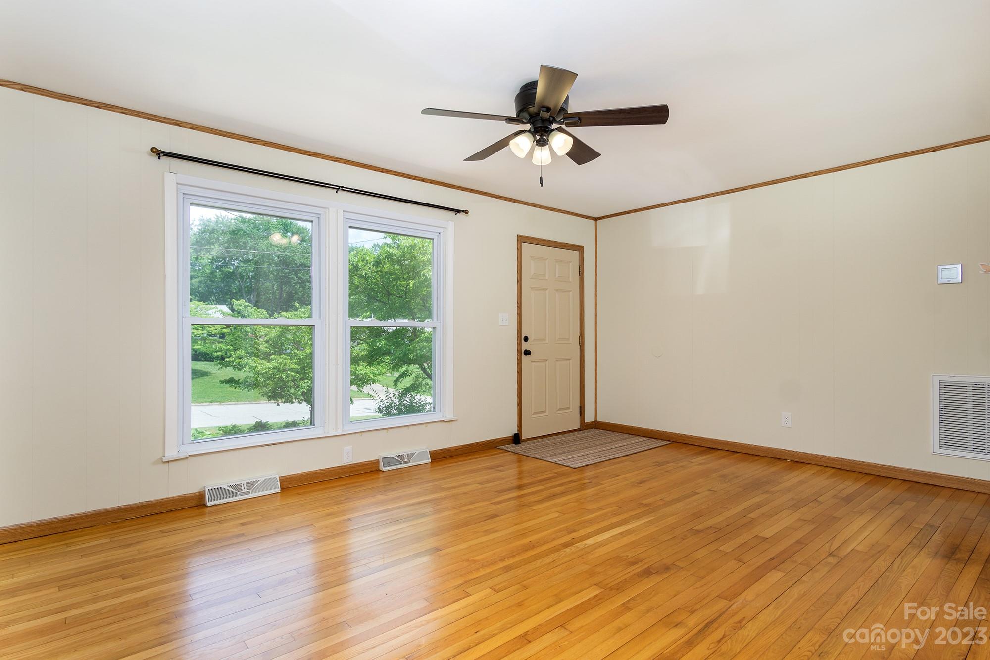 21 Wagon Road Asheville NC 28805