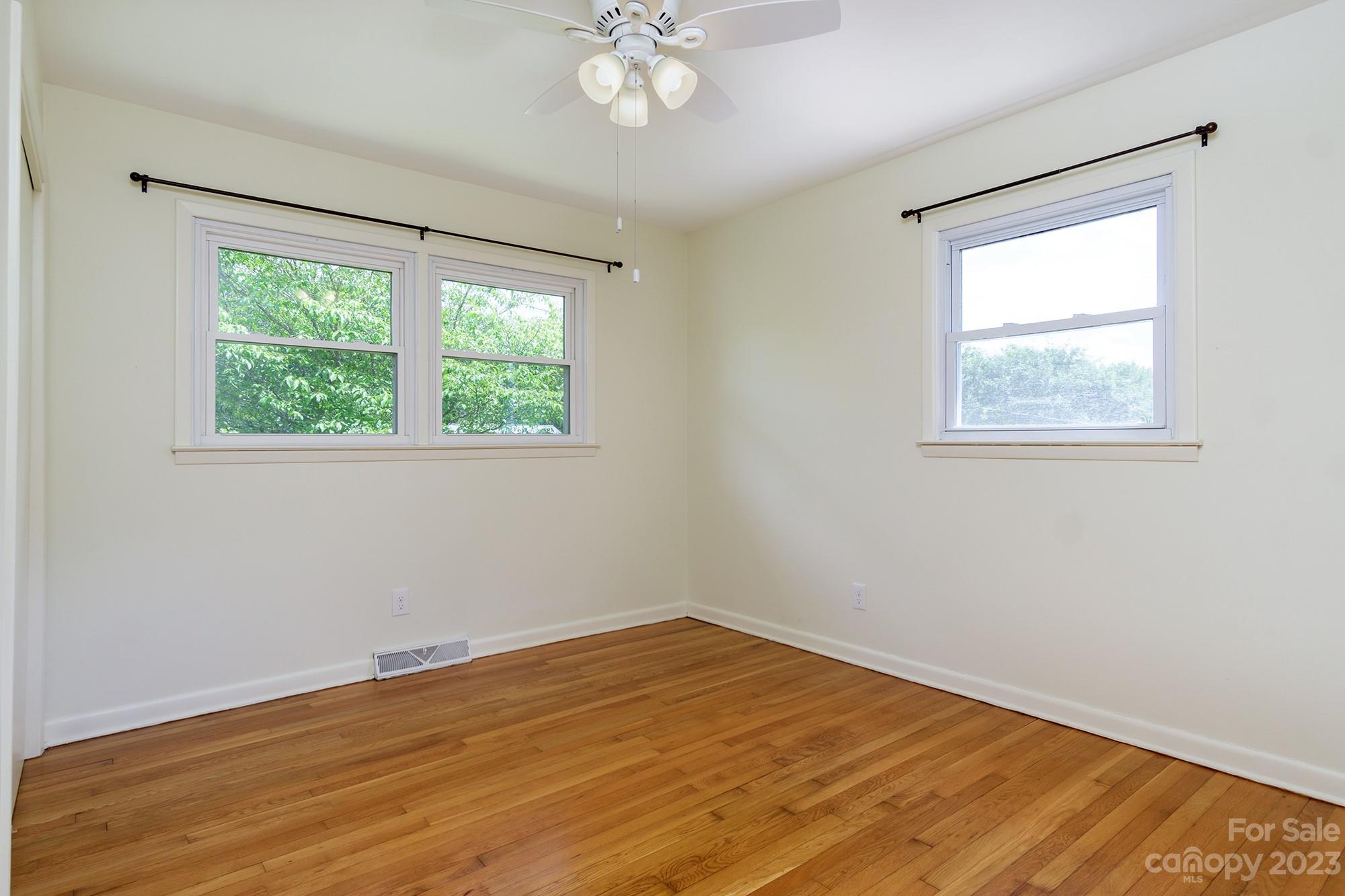 21 Wagon Road Asheville NC 28805