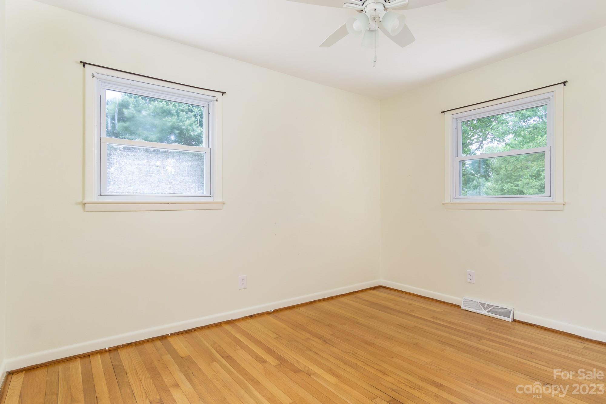 21 Wagon Road Asheville NC 28805