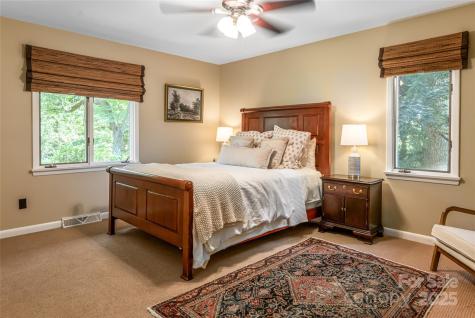 33 Deerhaven Lane Asheville NC 28803