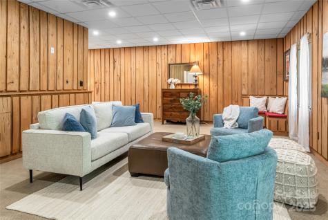 33 Deerhaven Lane Asheville NC 28803
