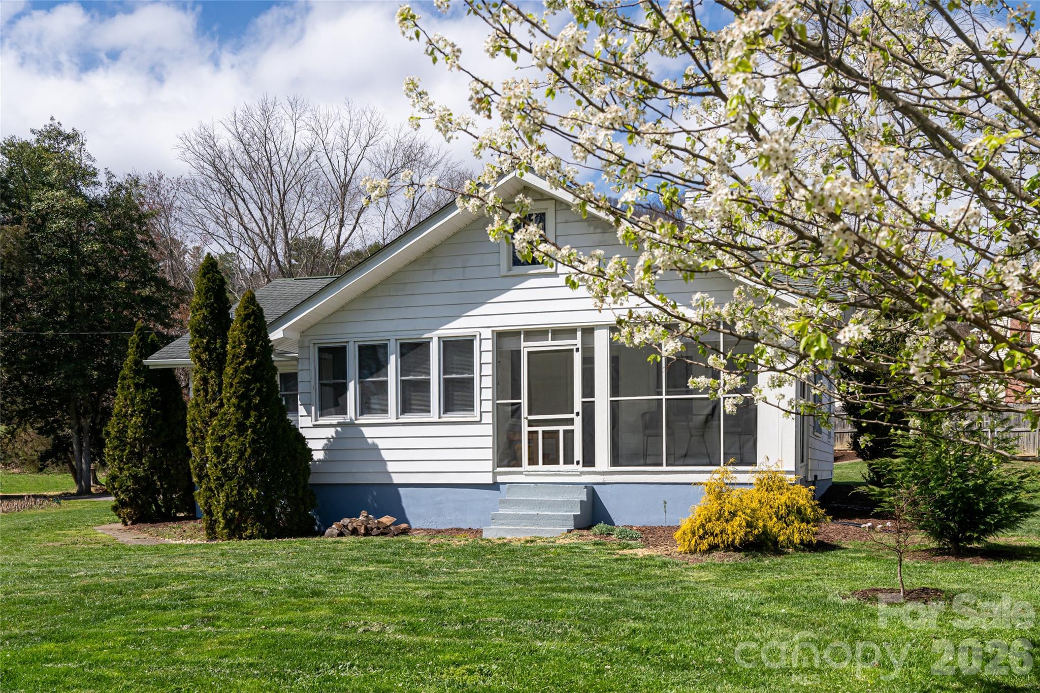 994 Riceville Road Asheville NC 28805