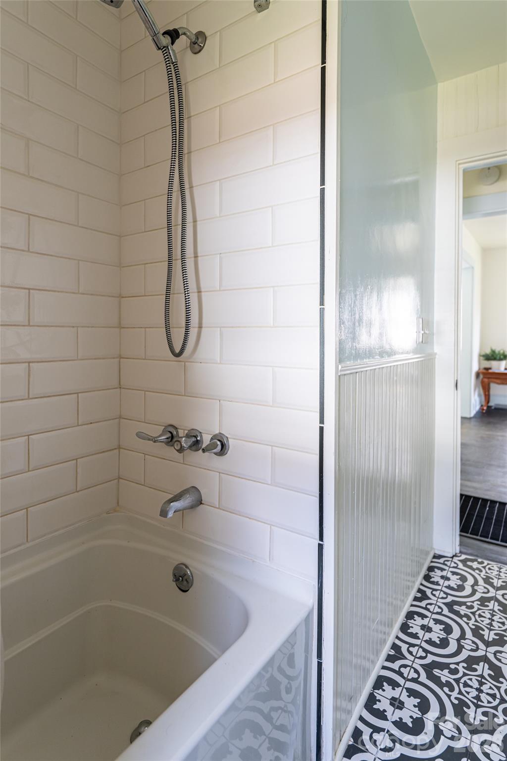 994 Riceville Road Asheville NC 28805