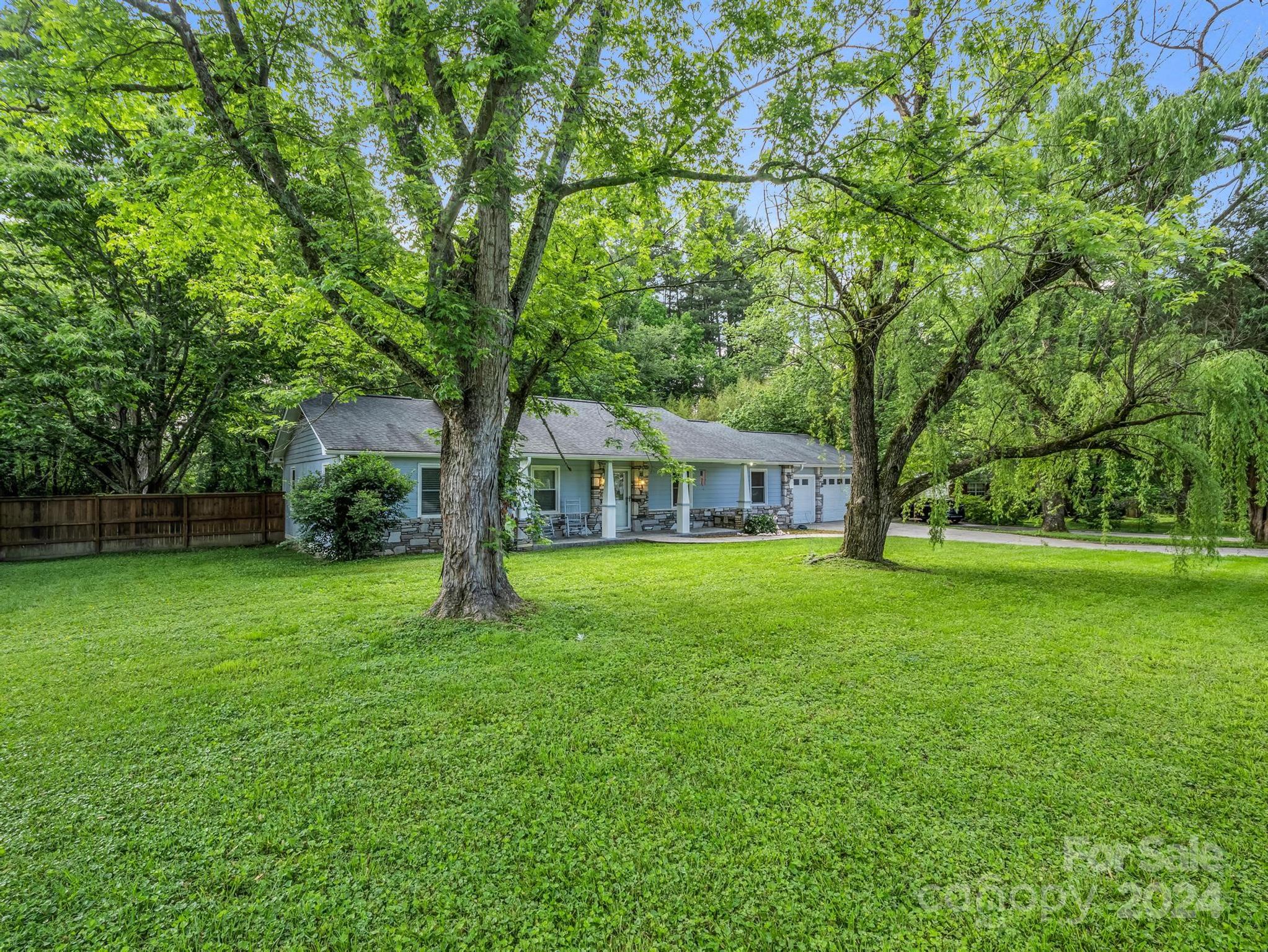 82 E Chippendale Drive Mills River NC 28759