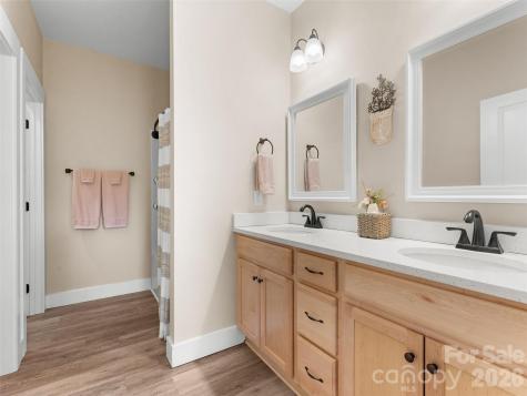 432 Sassafras Drive Hendersonville NC 28739