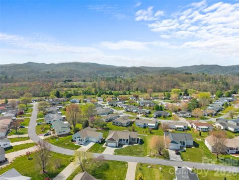 432 Sassafras Drive Hendersonville NC 28739