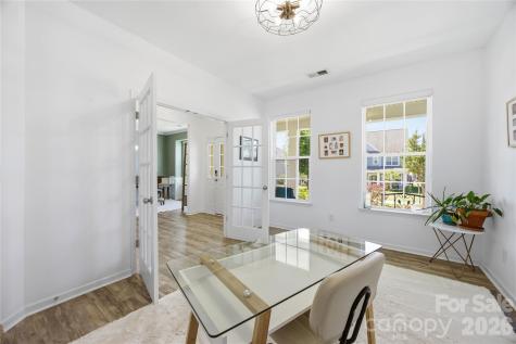 8113 Cornhill Avenue Charlotte NC 28277