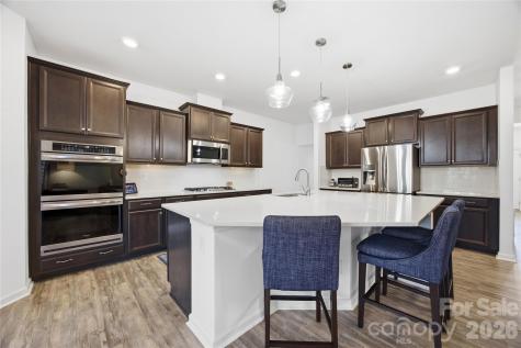 8113 Cornhill Avenue Charlotte NC 28277