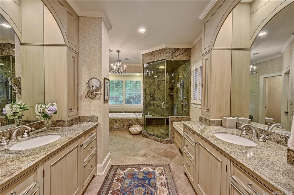 2700 Beretania Circle Charlotte NC 28211
